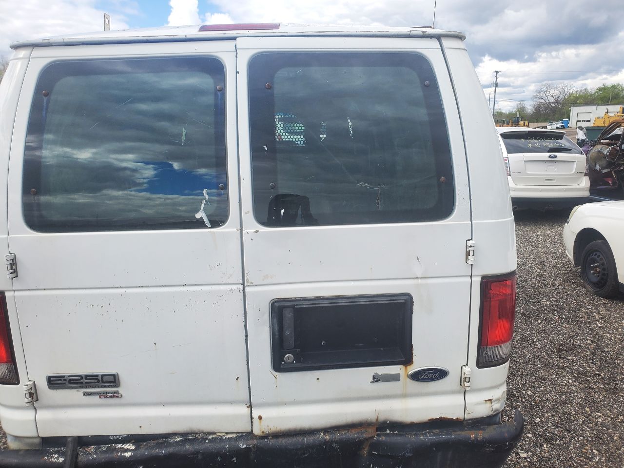 https://f005.backblazeb2.com/file/img-partshotlines-com/Inventory/MA726/Vehicle/42036_09.jpg