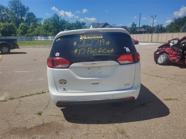 https://f005.backblazeb2.com/file/img-partshotlines-com/Inventory/MA726/Vehicle/42327_06.jpg