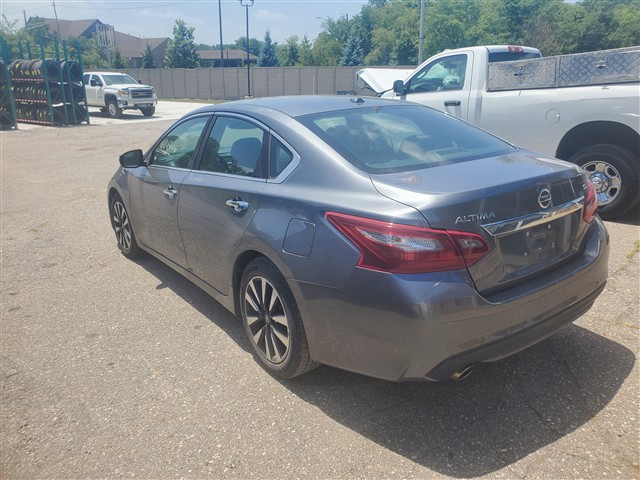 https://f005.backblazeb2.com/file/img-partshotlines-com/Inventory/MA726/Vehicle/42382_05.jpg