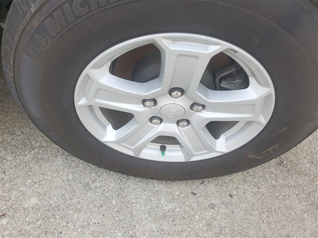 https://f005.backblazeb2.com/file/img-partshotlines-com/Inventory/MA726/Vehicle/42531_12.jpg