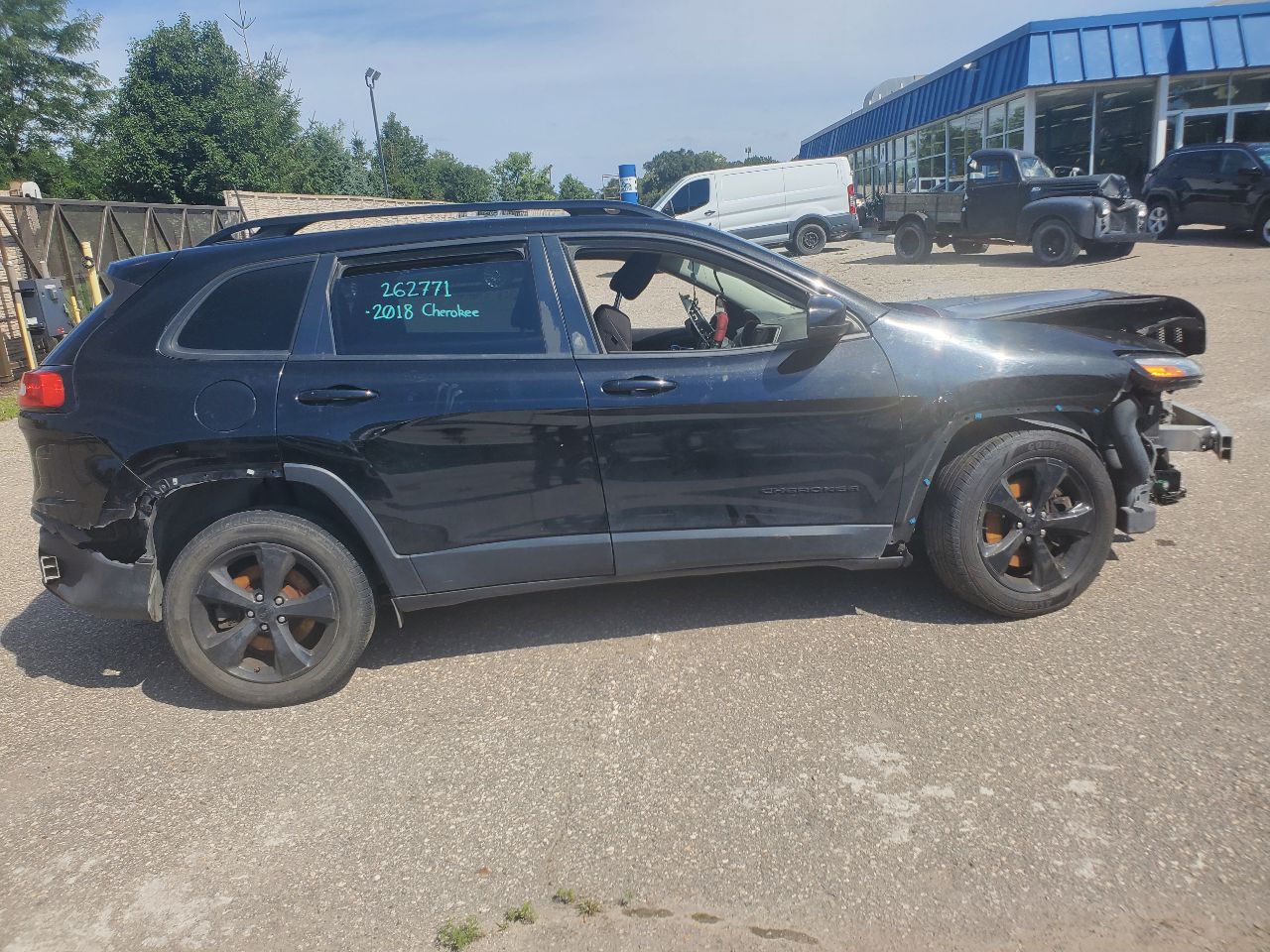 https://f005.backblazeb2.com/file/img-partshotlines-com/Inventory/MA726/Vehicle/42599_09.jpg