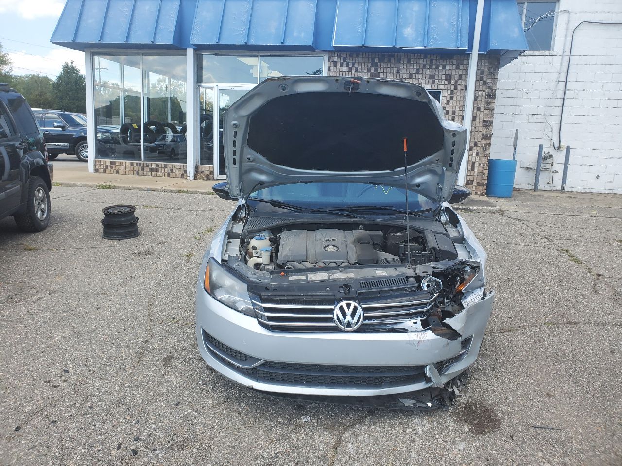 https://f005.backblazeb2.com/file/img-partshotlines-com/Inventory/MA726/Vehicle/43001_02.jpg
