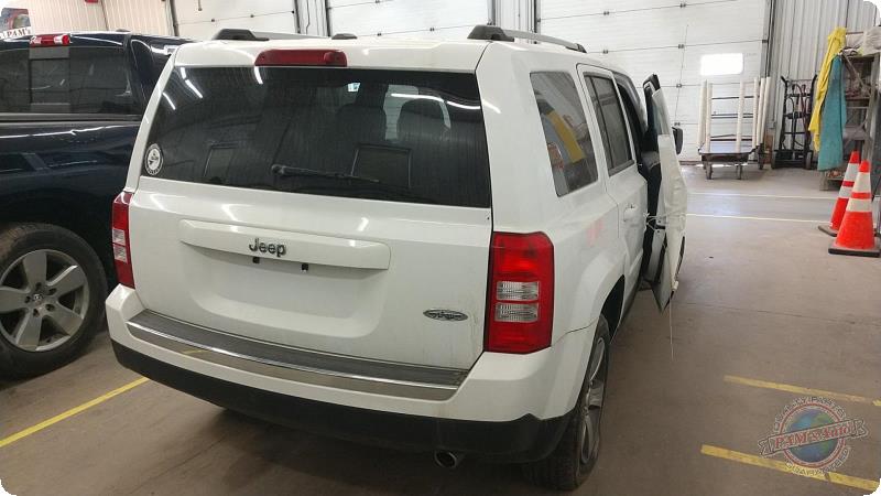 https://f005.backblazeb2.com/file/img-partshotlines-com/Inventory/MA73/Vehicle/84113_05.jpg