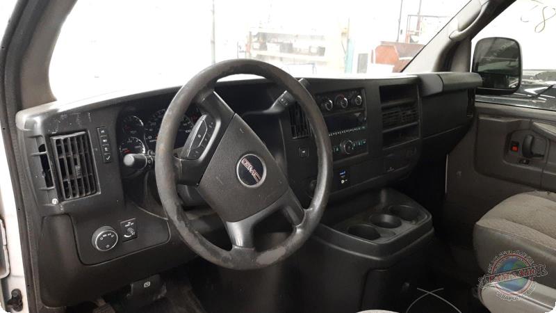 https://f005.backblazeb2.com/file/img-partshotlines-com/Inventory/MA73/Vehicle/89667_11.jpg