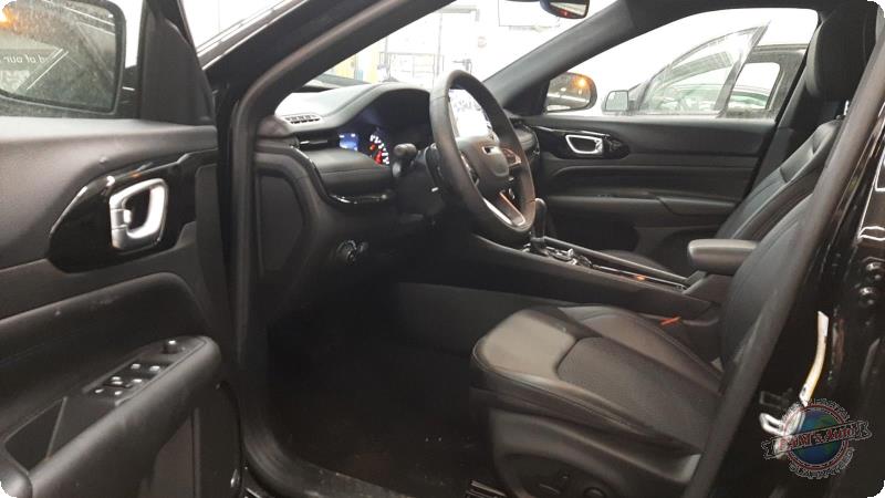 https://f005.backblazeb2.com/file/img-partshotlines-com/Inventory/MA73/Vehicle/89824_07.jpg