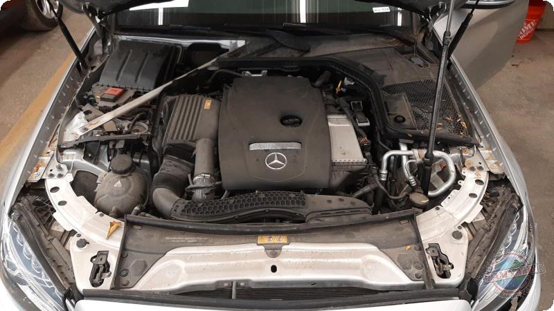 https://f005.backblazeb2.com/file/img-partshotlines-com/Inventory/MA73/Vehicle/90253_12.jpg