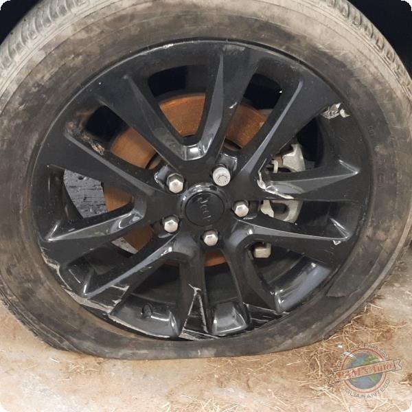 Vehicle/90632_06.jpg