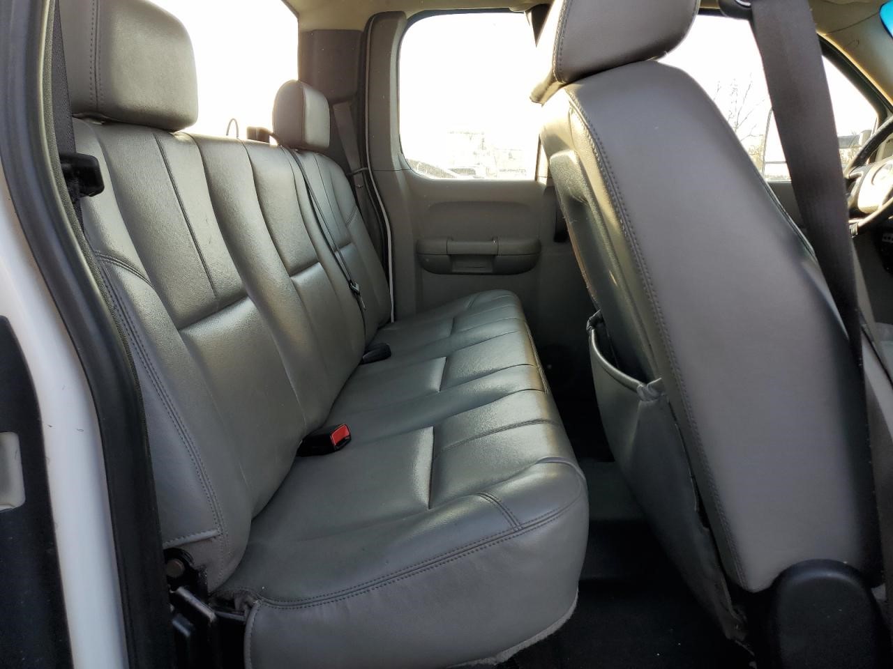 https://f005.backblazeb2.com/file/img-partshotlines-com/Inventory/MA734/Vehicle/23065_04.jpg