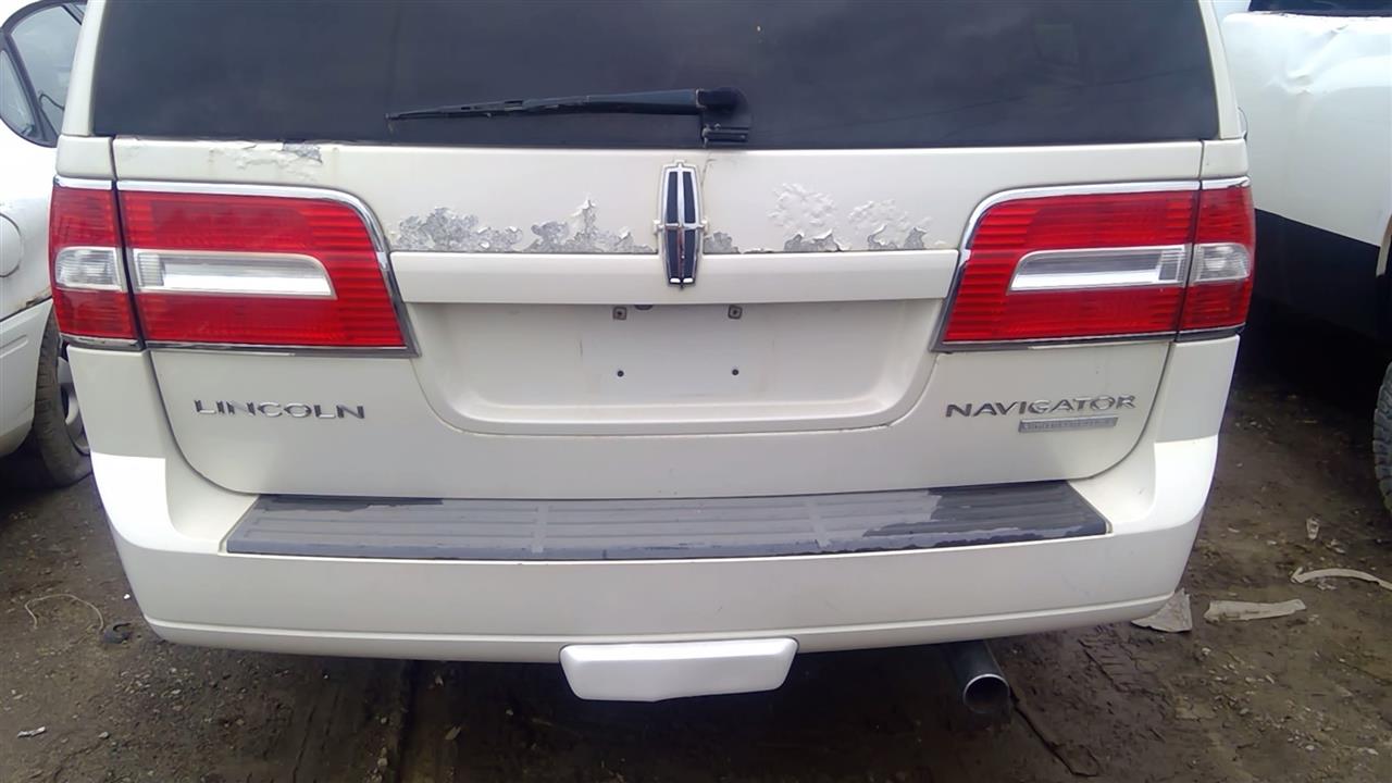 https://f005.backblazeb2.com/file/img-partshotlines-com/Inventory/MA734/Vehicle/23235_07.jpg