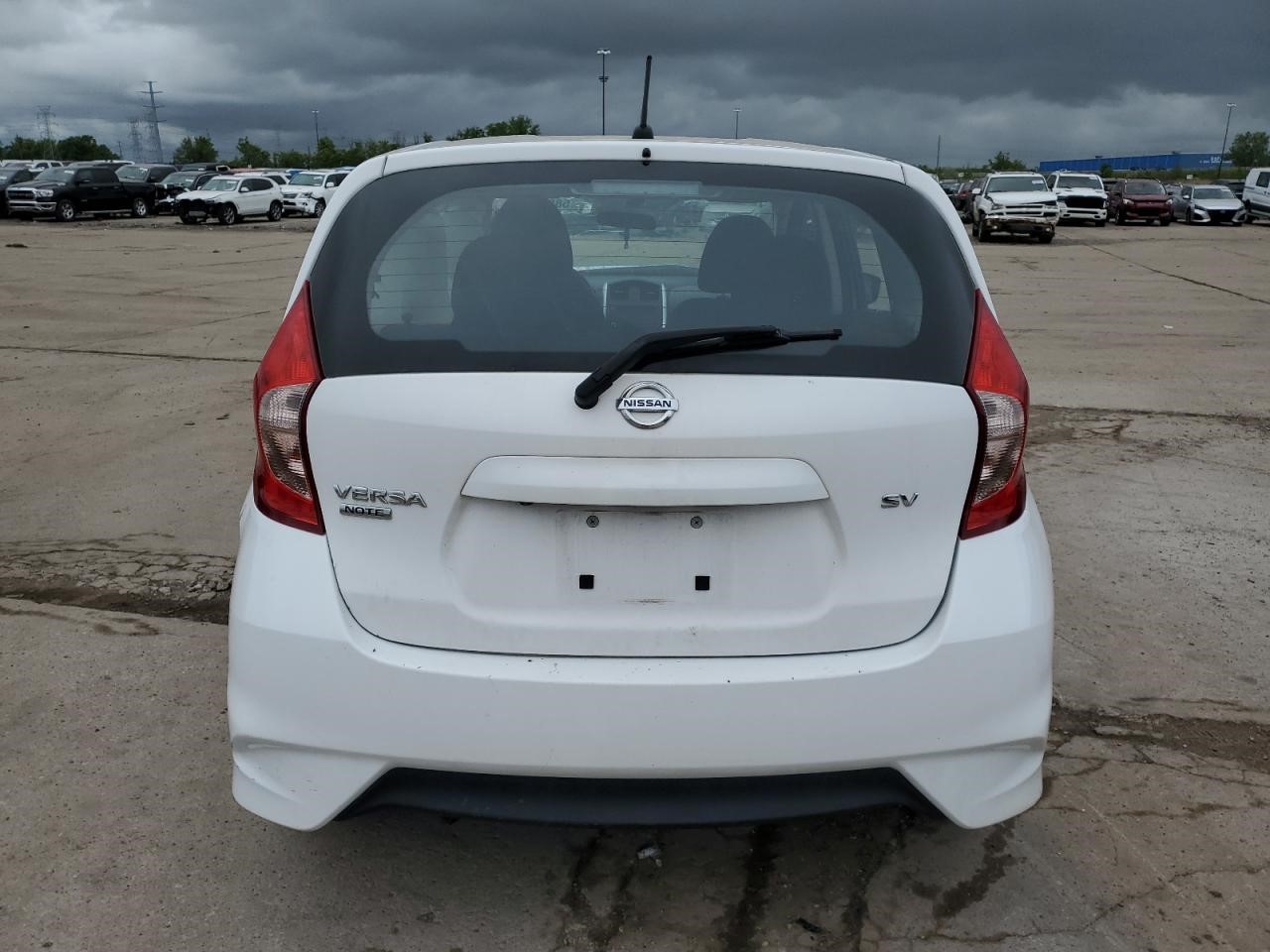 https://f005.backblazeb2.com/file/img-partshotlines-com/Inventory/MA734/Vehicle/23290_06.jpg