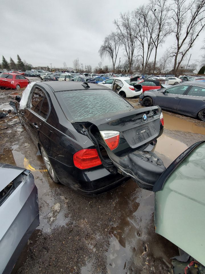 https://f005.backblazeb2.com/file/img-partshotlines-com/Inventory/MA734/Vehicle/23501_07.jpg
