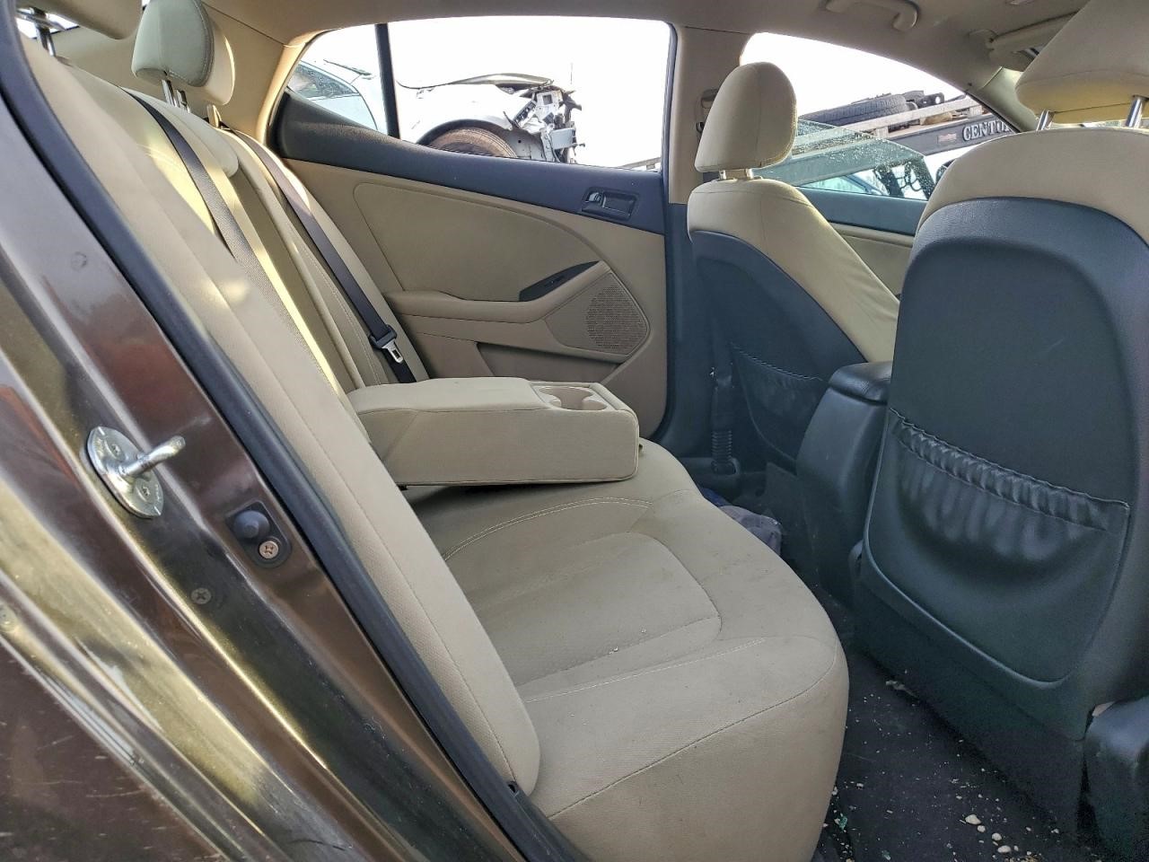https://f005.backblazeb2.com/file/img-partshotlines-com/Inventory/MA734/Vehicle/23560_10.jpg
