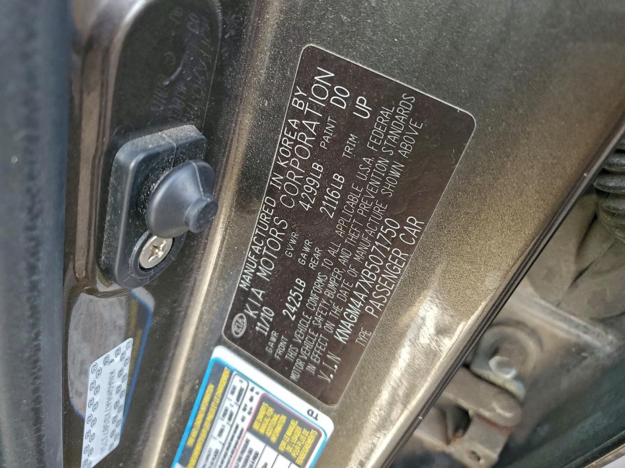 https://f005.backblazeb2.com/file/img-partshotlines-com/Inventory/MA734/Vehicle/23560_12.jpg