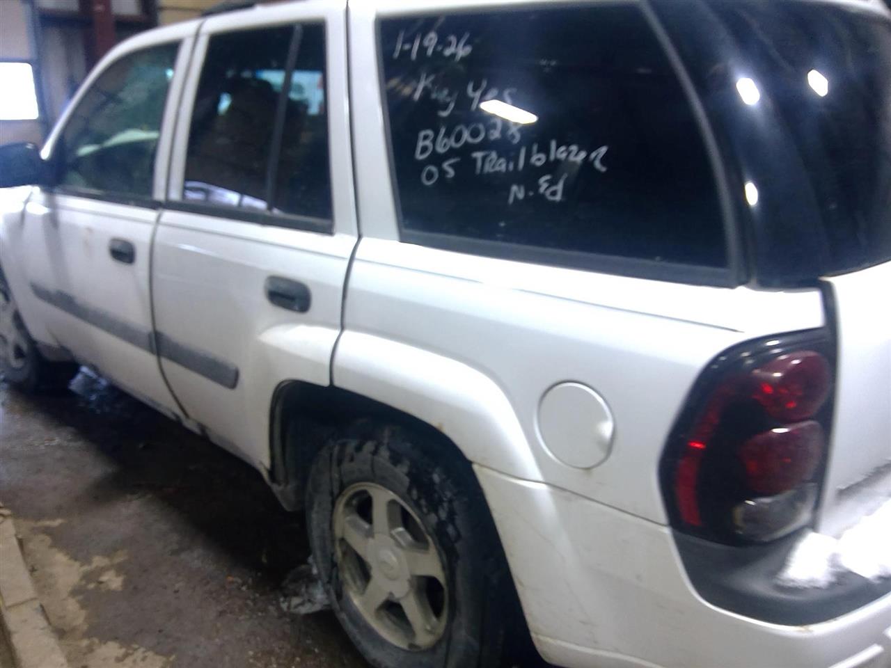 https://f005.backblazeb2.com/file/img-partshotlines-com/Inventory/MA734/Vehicle/23563_06.jpg