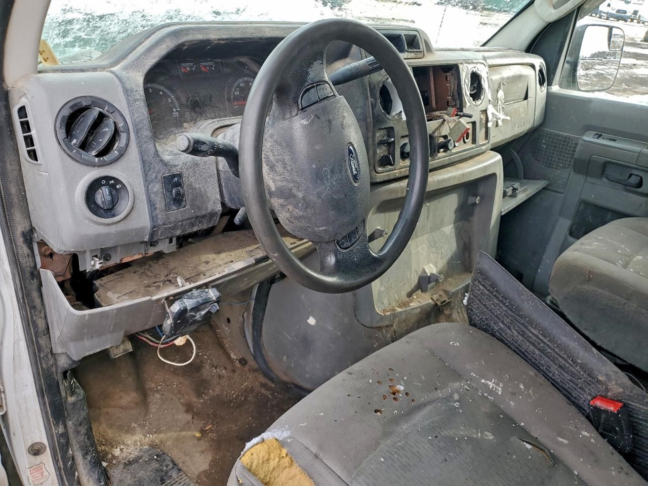 https://f005.backblazeb2.com/file/img-partshotlines-com/Inventory/MA734/Vehicle/23568_08.jpg