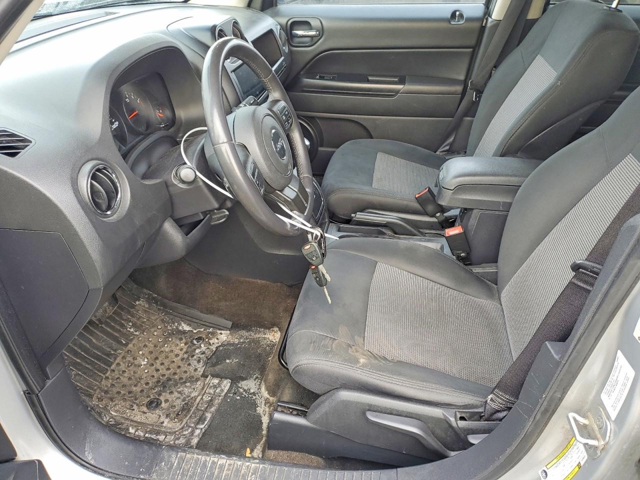 https://f005.backblazeb2.com/file/img-partshotlines-com/Inventory/MA734/Vehicle/23681_07.jpg