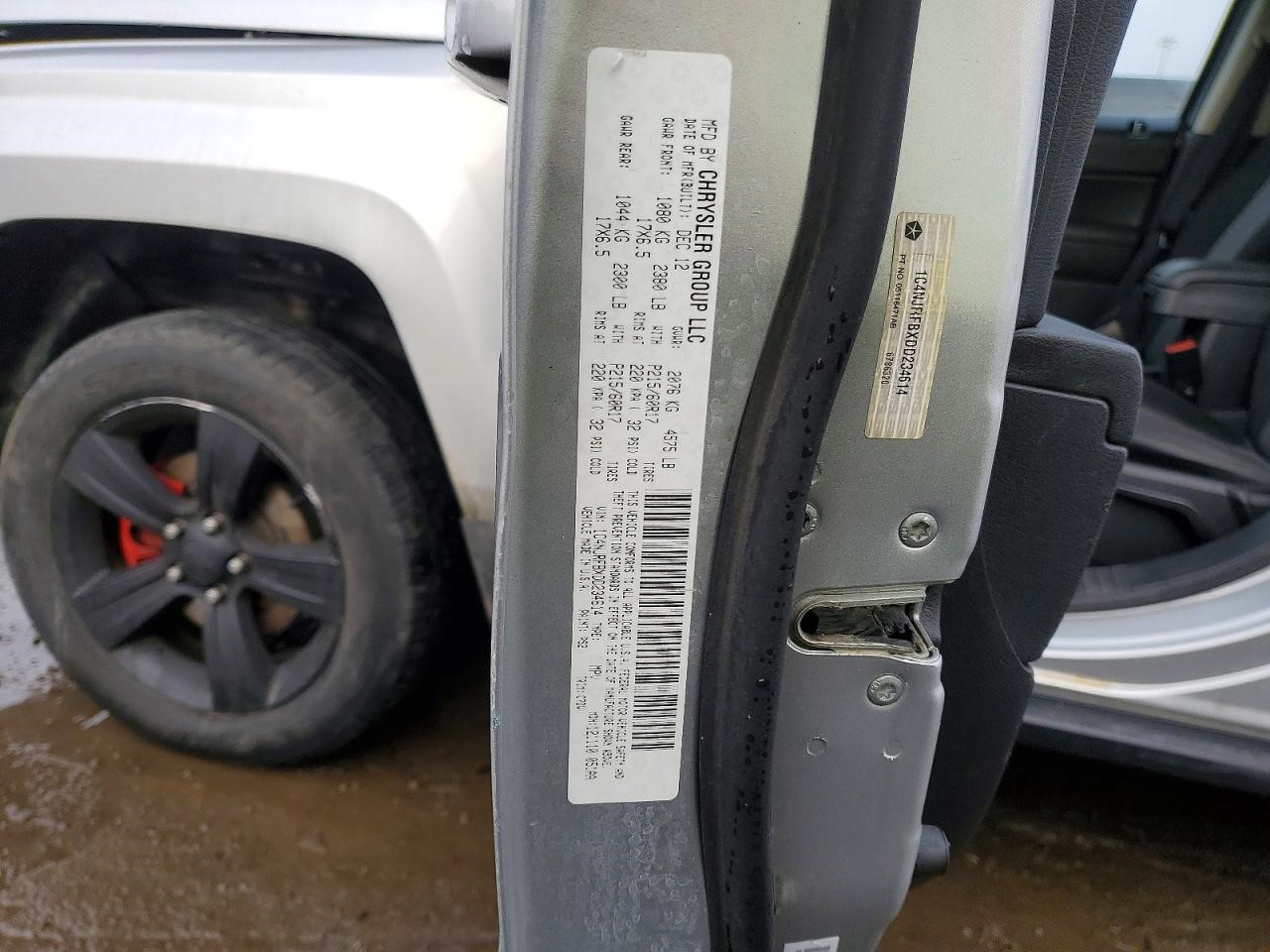 https://f005.backblazeb2.com/file/img-partshotlines-com/Inventory/MA734/Vehicle/23681_12.jpg
