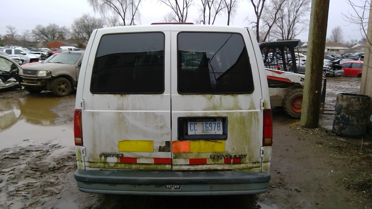 https://f005.backblazeb2.com/file/img-partshotlines-com/Inventory/MA734/Vehicle/23682_08.jpg