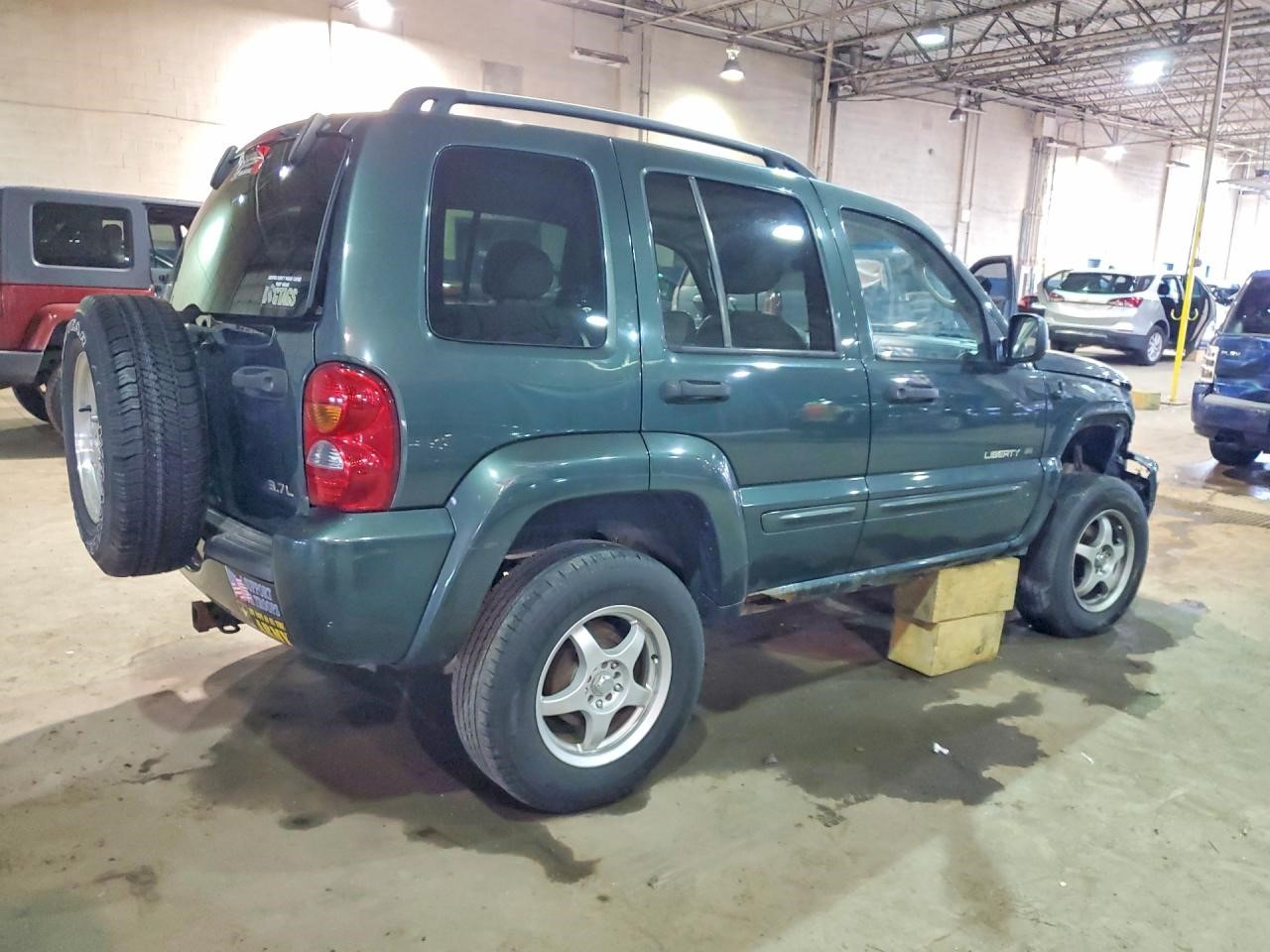 https://f005.backblazeb2.com/file/img-partshotlines-com/Inventory/MA734/Vehicle/23740_03.jpg