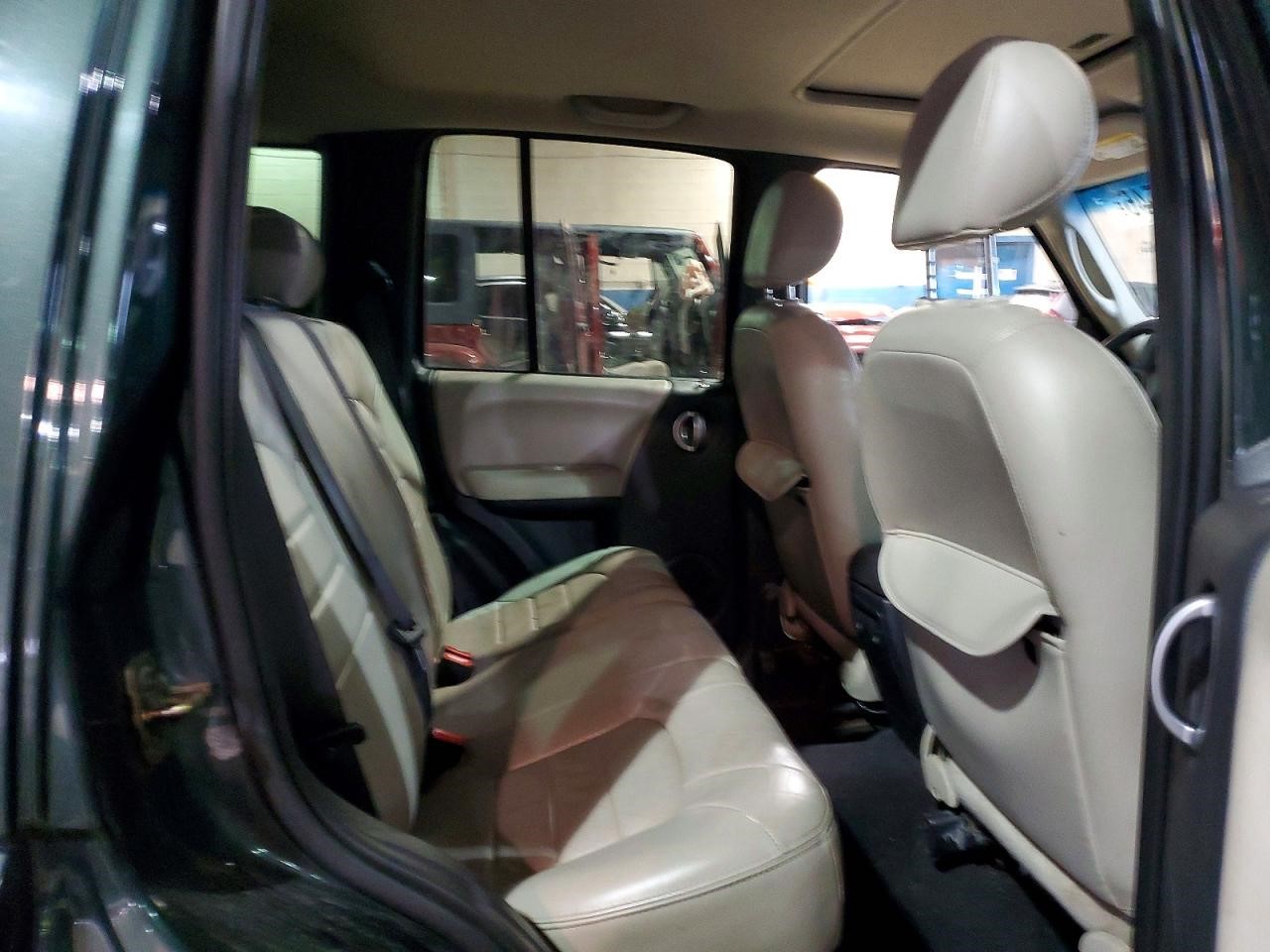 https://f005.backblazeb2.com/file/img-partshotlines-com/Inventory/MA734/Vehicle/23740_10.jpg