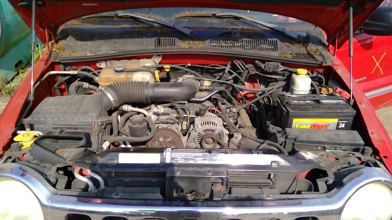 https://f005.backblazeb2.com/file/img-partshotlines-com/Inventory/MA734/Vehicle/23744_08.jpg