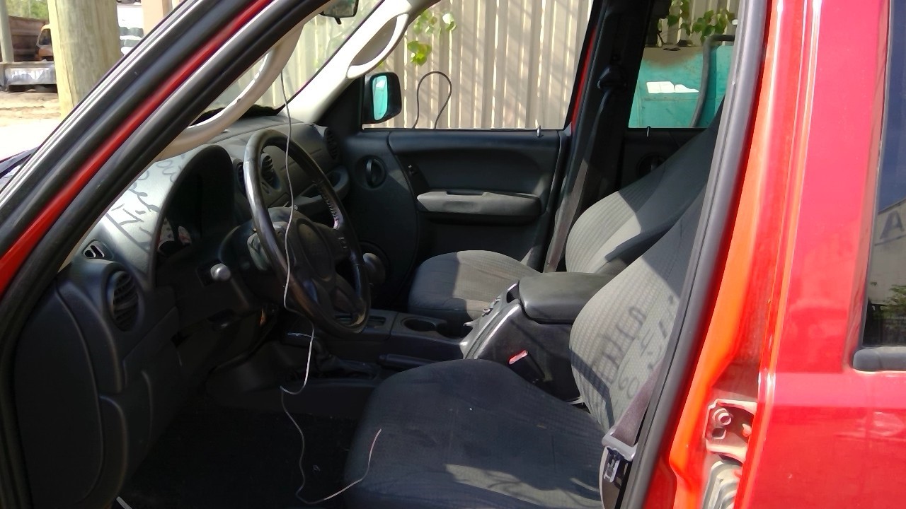 https://f005.backblazeb2.com/file/img-partshotlines-com/Inventory/MA734/Vehicle/23744_09.jpg