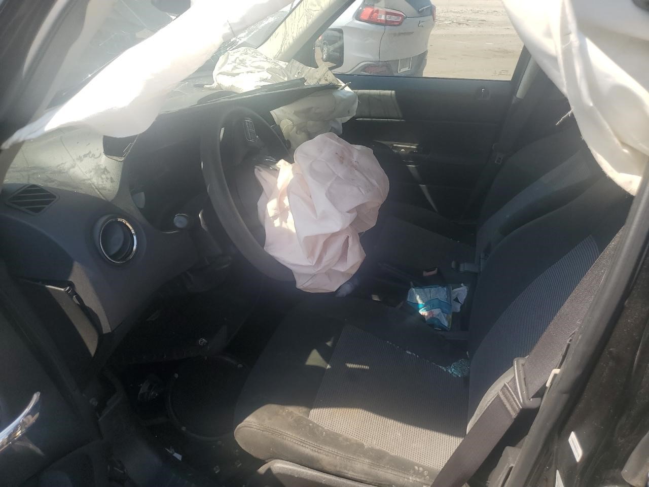 https://f005.backblazeb2.com/file/img-partshotlines-com/Inventory/MA734/Vehicle/23765_07.jpg