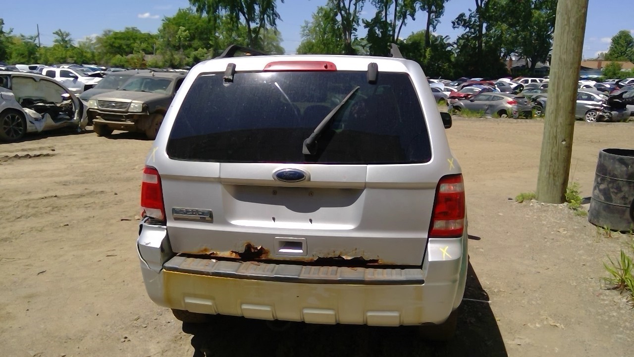 https://f005.backblazeb2.com/file/img-partshotlines-com/Inventory/MA734/Vehicle/23779_04.jpg
