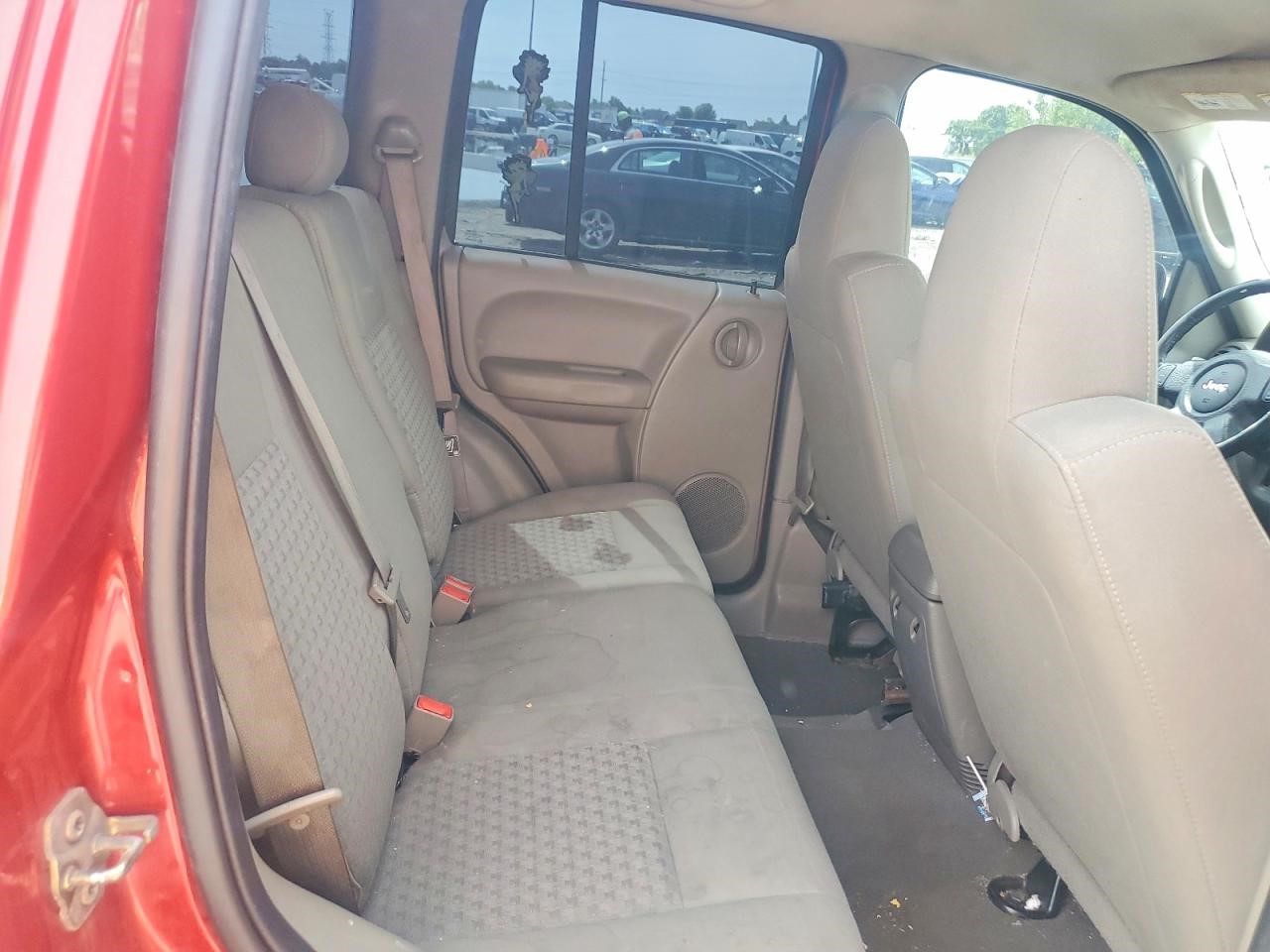 https://f005.backblazeb2.com/file/img-partshotlines-com/Inventory/MA734/Vehicle/23815_10.jpg