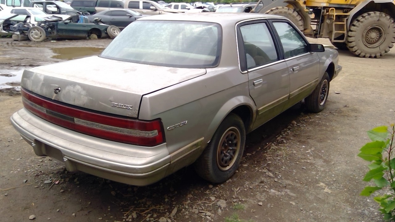 https://f005.backblazeb2.com/file/img-partshotlines-com/Inventory/MA734/Vehicle/23825_04.jpg