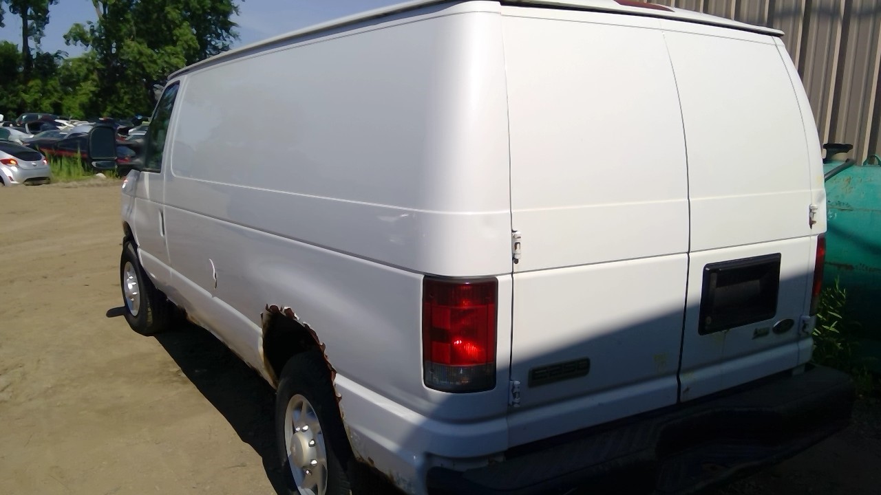 https://f005.backblazeb2.com/file/img-partshotlines-com/Inventory/MA734/Vehicle/23826_04.jpg