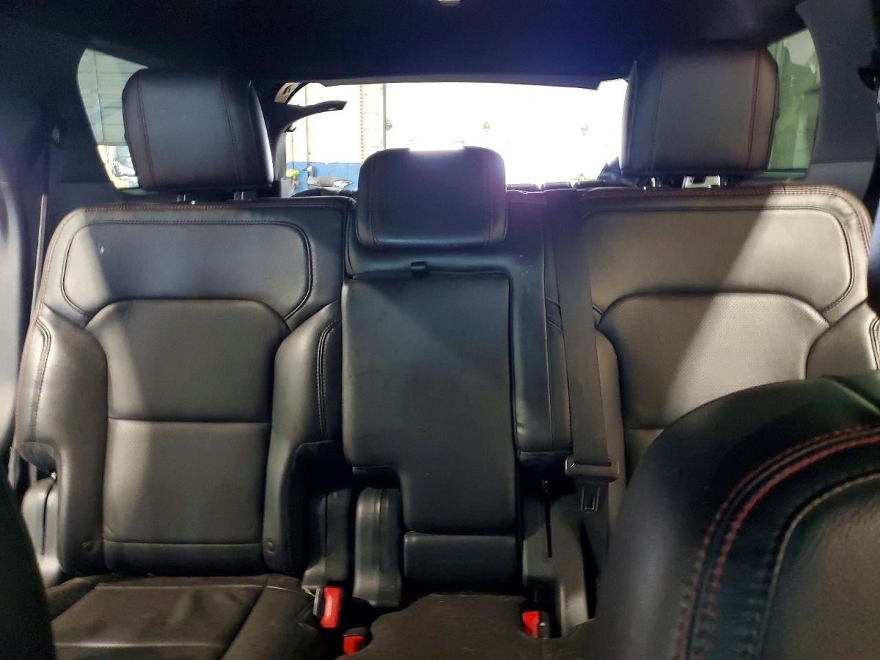 https://f005.backblazeb2.com/file/img-partshotlines-com/Inventory/MA734/Vehicle/23892_09.jpg