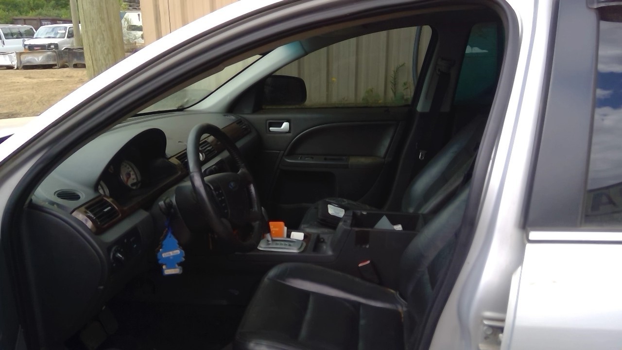 https://f005.backblazeb2.com/file/img-partshotlines-com/Inventory/MA734/Vehicle/23894_09.jpg