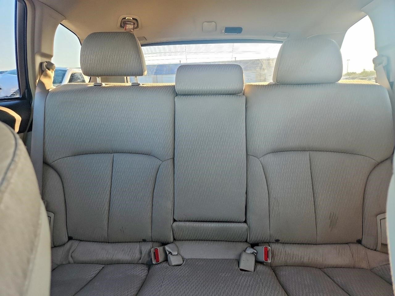https://f005.backblazeb2.com/file/img-partshotlines-com/Inventory/MA734/Vehicle/23946_09.jpg