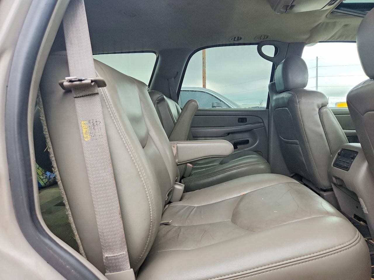 https://f005.backblazeb2.com/file/img-partshotlines-com/Inventory/MA734/Vehicle/23956_09.jpg