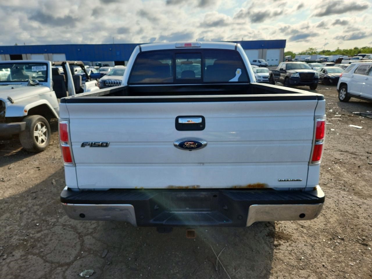 https://f005.backblazeb2.com/file/img-partshotlines-com/Inventory/MA734/Vehicle/23971_06.jpg