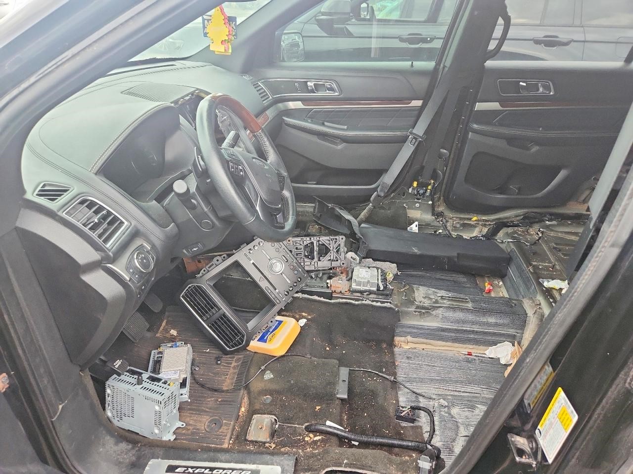 https://f005.backblazeb2.com/file/img-partshotlines-com/Inventory/MA734/Vehicle/23972_07.jpg