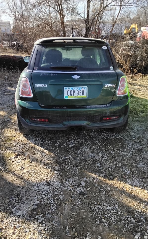 https://f005.backblazeb2.com/file/img-partshotlines-com/Inventory/MA743/Vehicle/45885_08.jpg