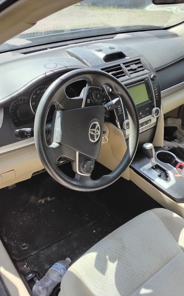 https://f005.backblazeb2.com/file/img-partshotlines-com/Inventory/MA743/Vehicle/46392_14.jpg