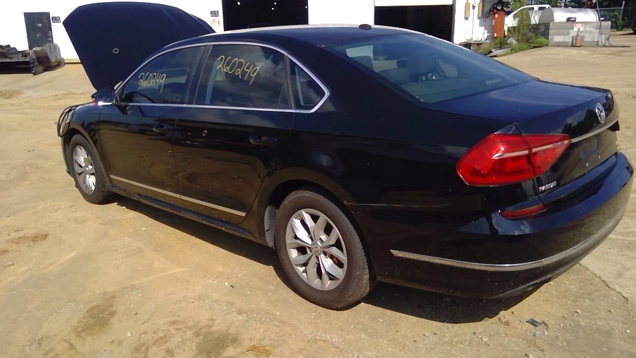 https://f005.backblazeb2.com/file/img-partshotlines-com/Inventory/MA753/Vehicle/15514_04.jpg