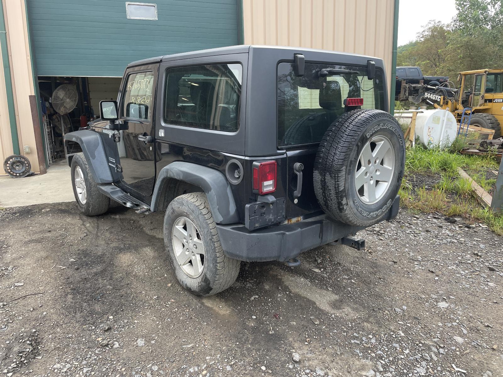 b/e/c/i/e/41a78cb8-d4ec-40ad-9328-e9fa7a8592a3.jpg