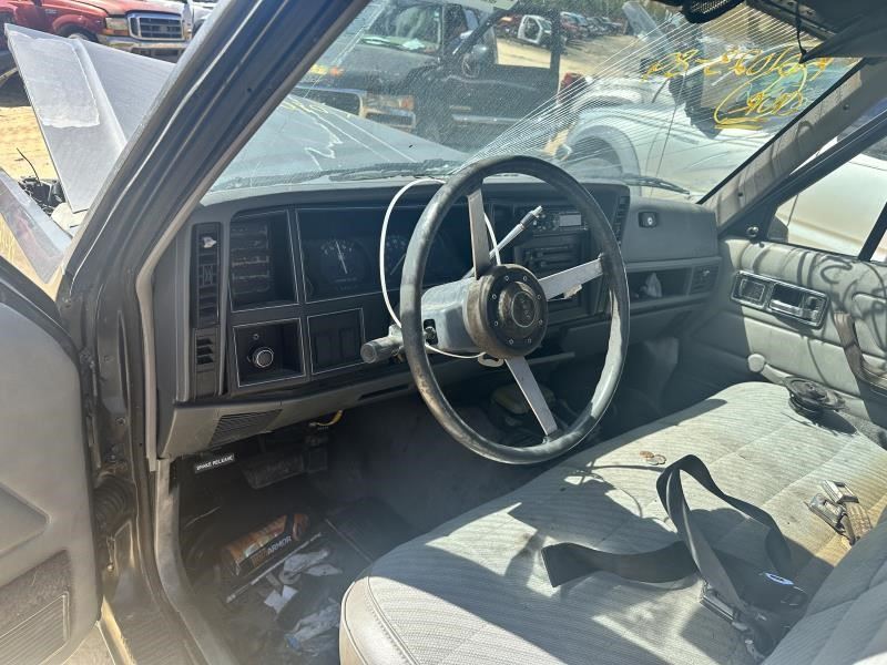 https://f005.backblazeb2.com/file/img-partshotlines-com/Inventory/MA79/Vehicle/70721_10.jpg