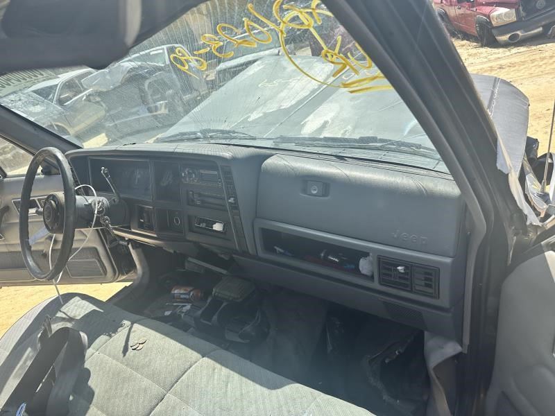 https://f005.backblazeb2.com/file/img-partshotlines-com/Inventory/MA79/Vehicle/70721_12.jpg