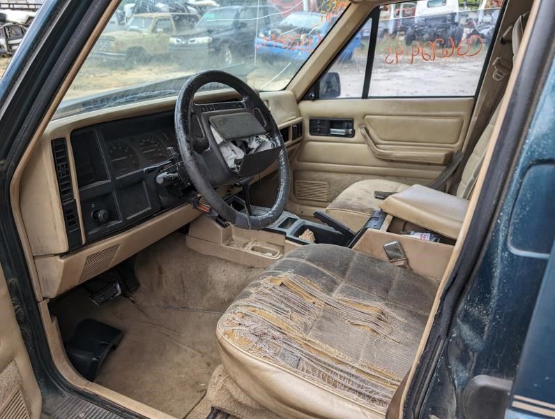 https://f005.backblazeb2.com/file/img-partshotlines-com/Inventory/MA79/Vehicle/72712_06.jpg