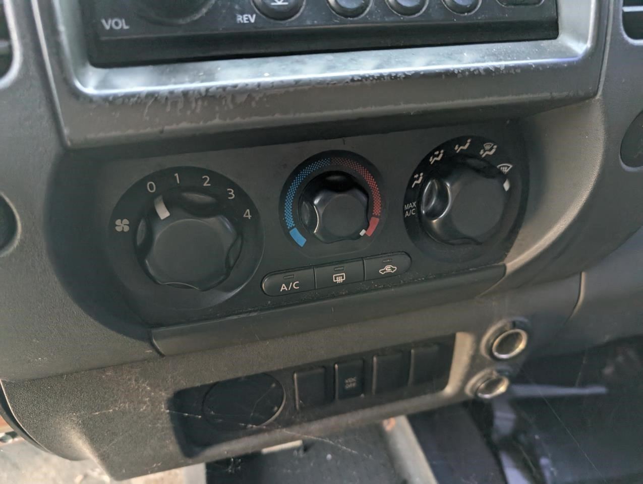 https://f005.backblazeb2.com/file/img-partshotlines-com/Inventory/MA79/Vehicle/73105_03.jpg