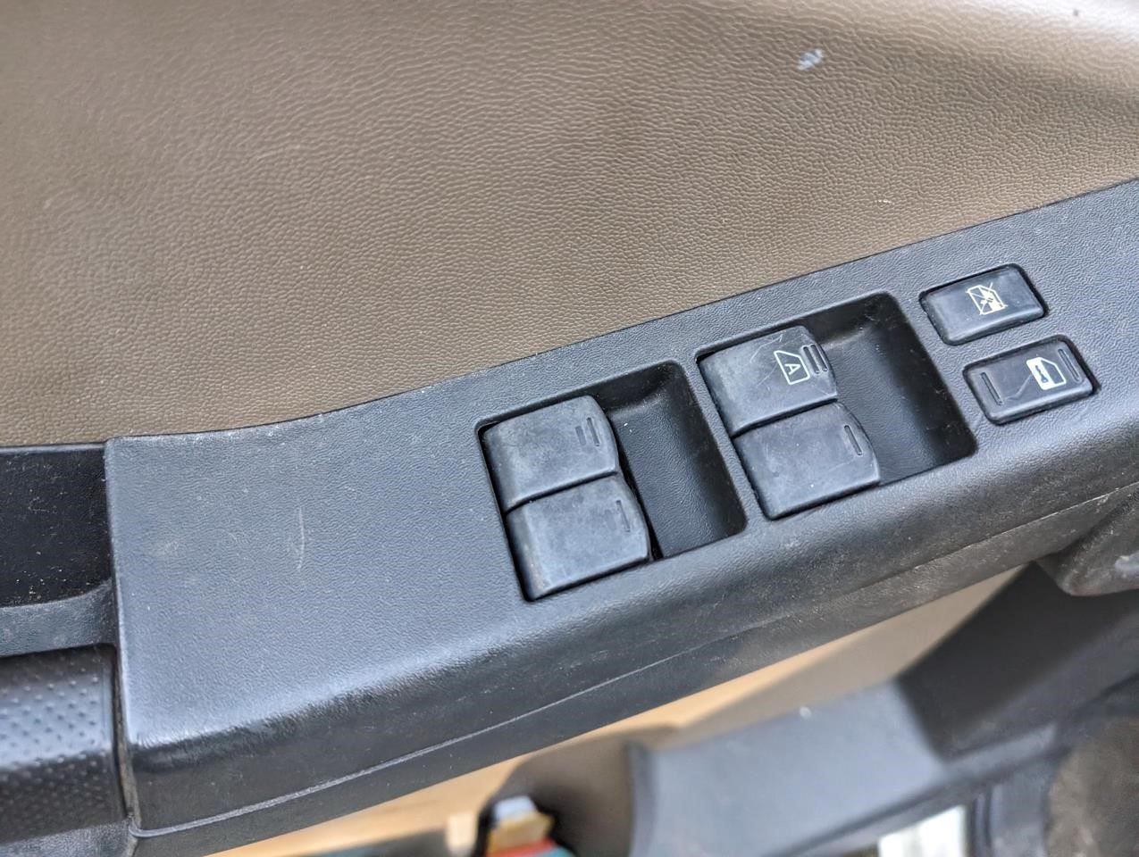 https://f005.backblazeb2.com/file/img-partshotlines-com/Inventory/MA79/Vehicle/73105_07.jpg