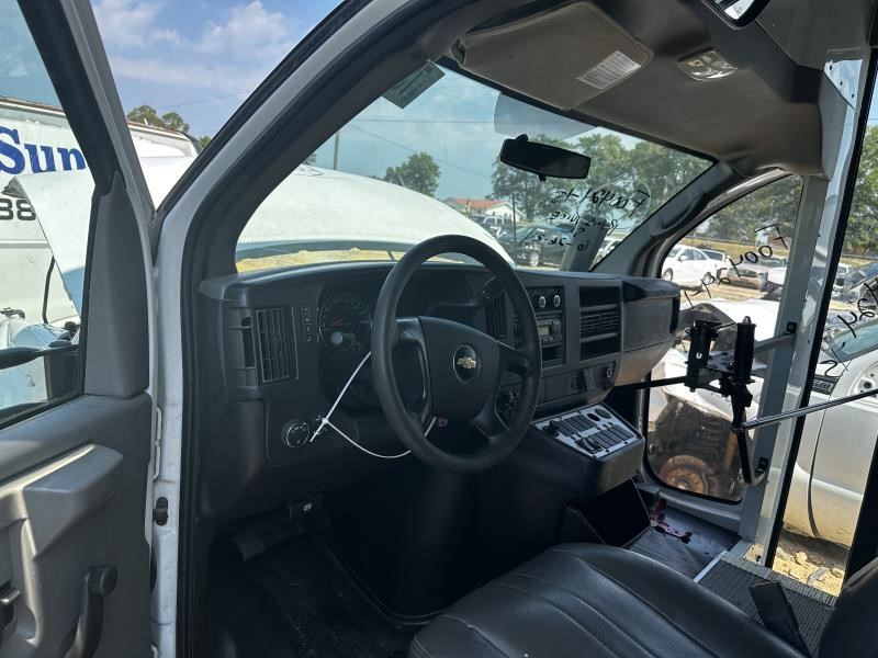 https://f005.backblazeb2.com/file/img-partshotlines-com/Inventory/MA79/Vehicle/73880_10.jpg