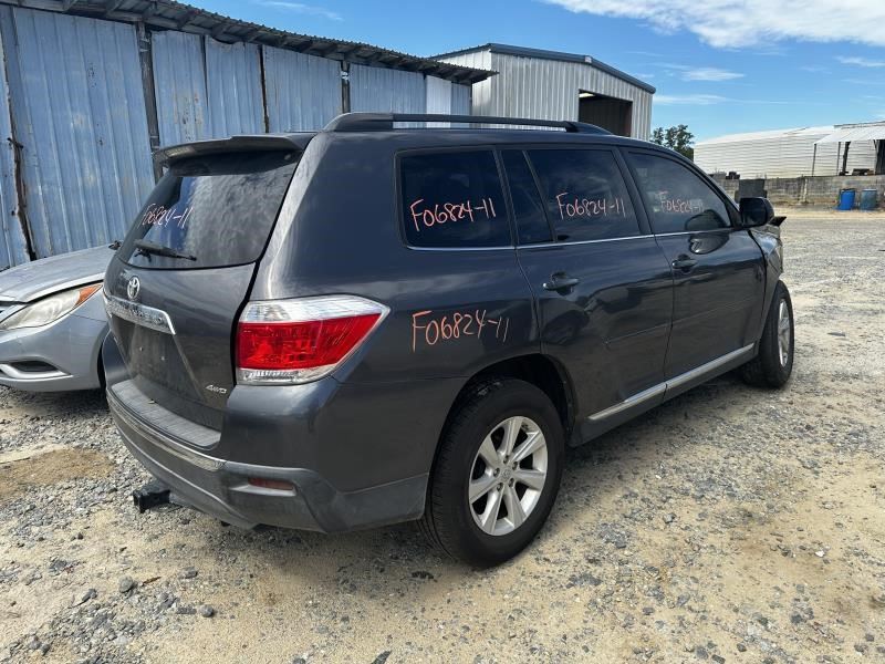 https://f005.backblazeb2.com/file/img-partshotlines-com/Inventory/MA79/Vehicle/73964_04.jpg
