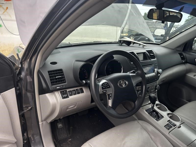 https://f005.backblazeb2.com/file/img-partshotlines-com/Inventory/MA79/Vehicle/73964_10.jpg