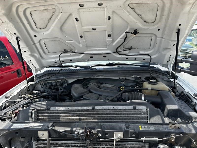 https://f005.backblazeb2.com/file/img-partshotlines-com/Inventory/MA79/Vehicle/74302_07.jpg
